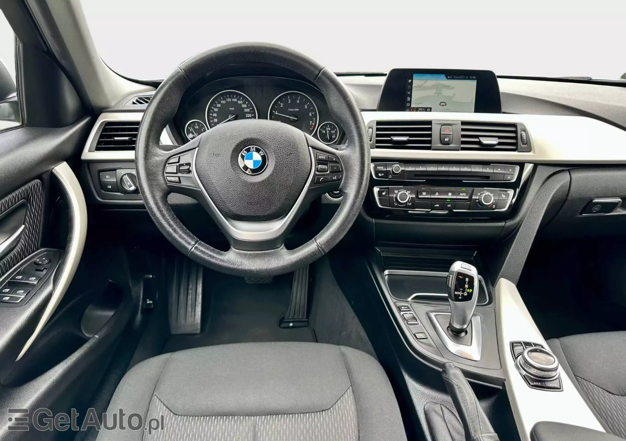 BMW Seria 3 318i Advantage