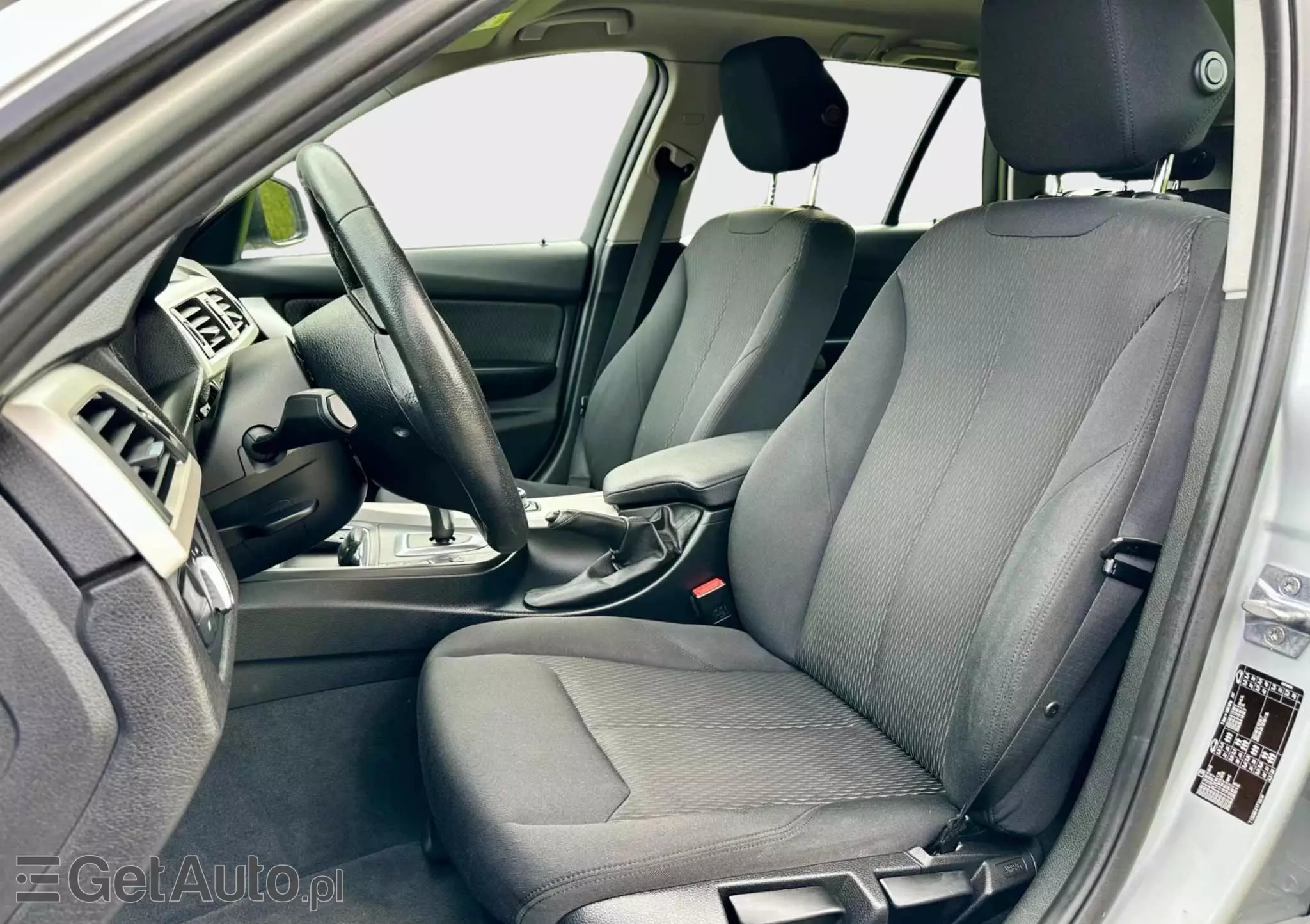 BMW Seria 3 318i Advantage