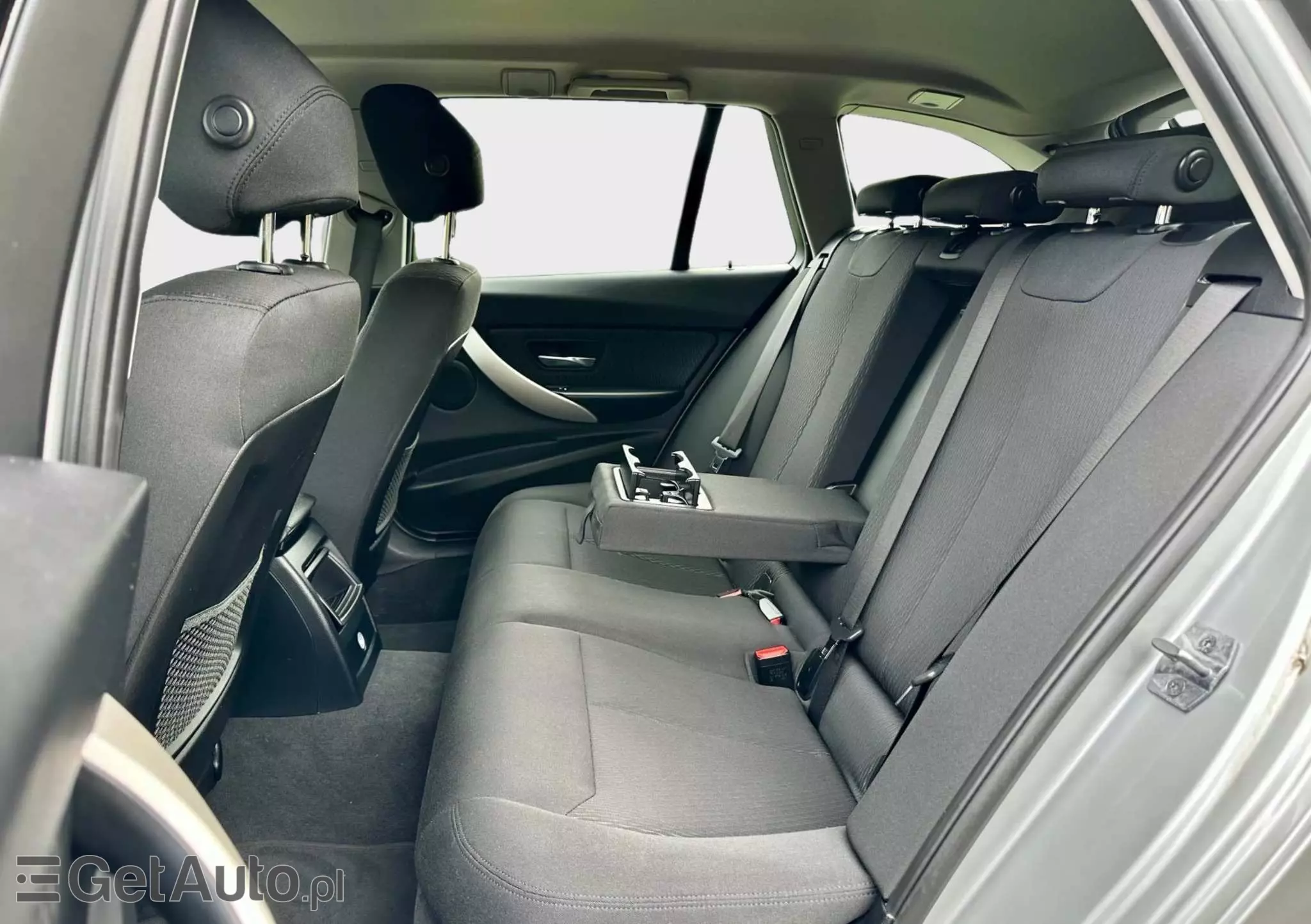 BMW Seria 3 318i Advantage