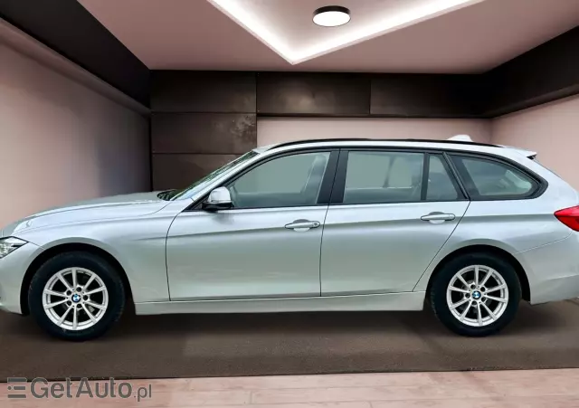 BMW Seria 3 318i Advantage
