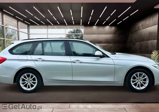 BMW Seria 3 318i Advantage