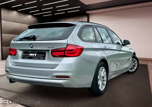 BMW Seria 3 318i Advantage