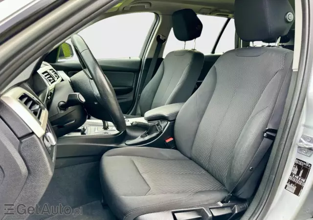 BMW Seria 3 318i Advantage