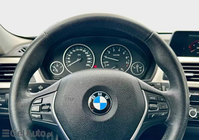 BMW Seria 3 318i Advantage