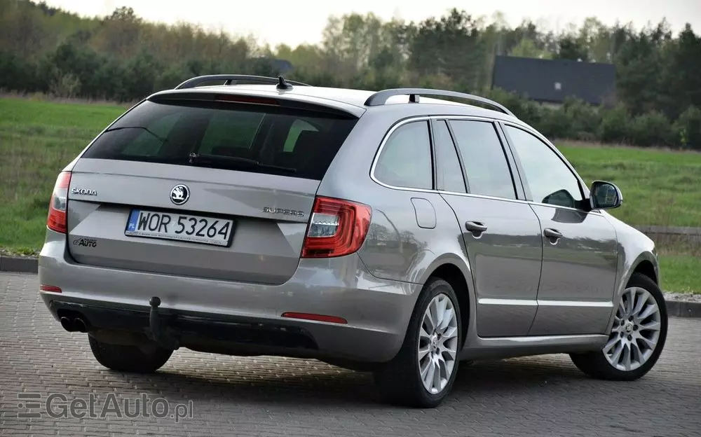 SKODA Superb 