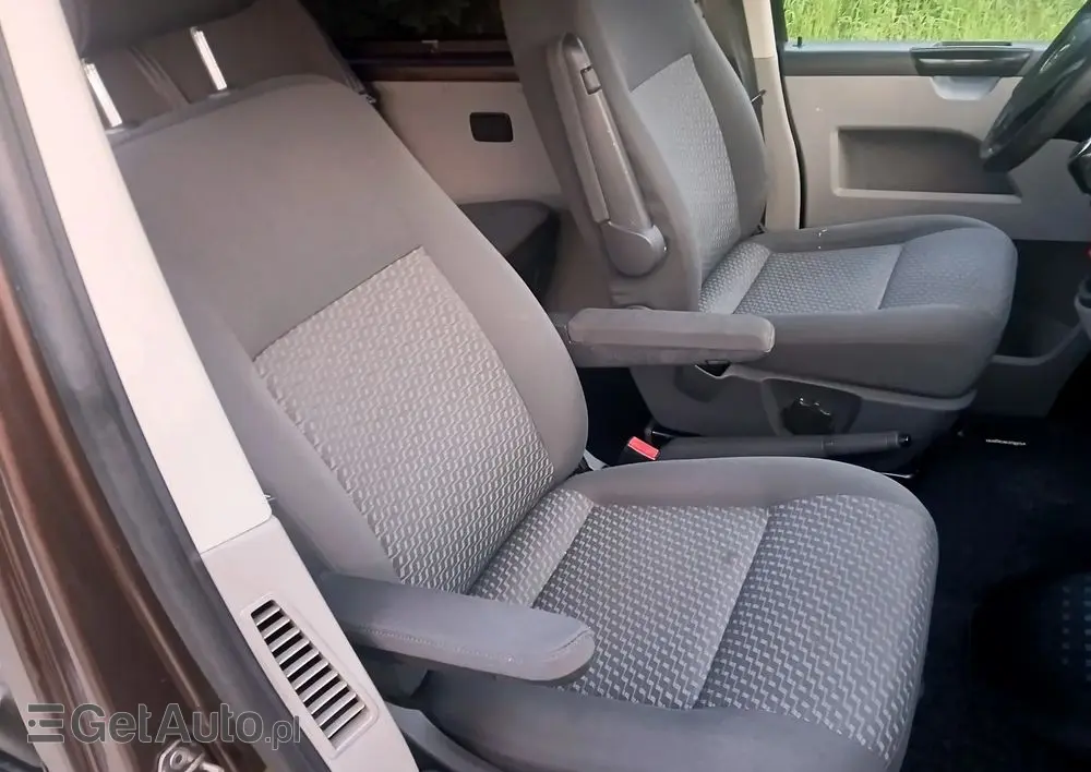 VOLKSWAGEN Transporter Caravelle Kurz Comfortline