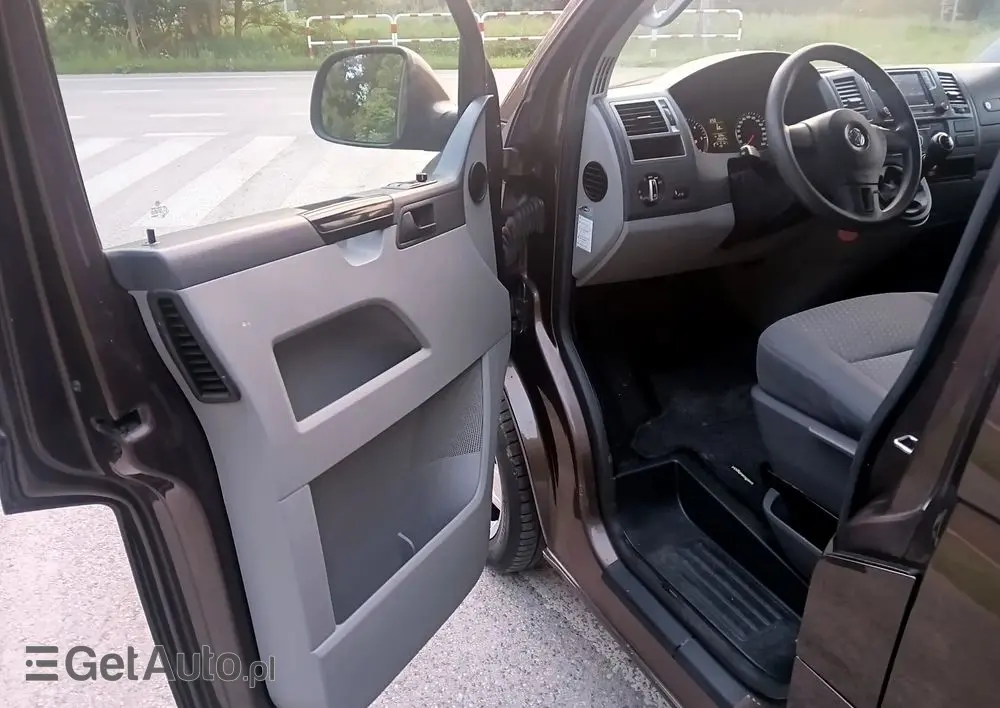 VOLKSWAGEN Transporter Caravelle Kurz Comfortline