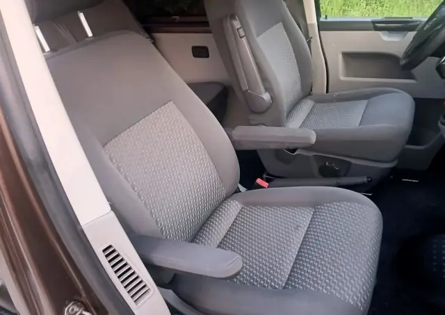 VOLKSWAGEN Transporter Caravelle Kurz Comfortline
