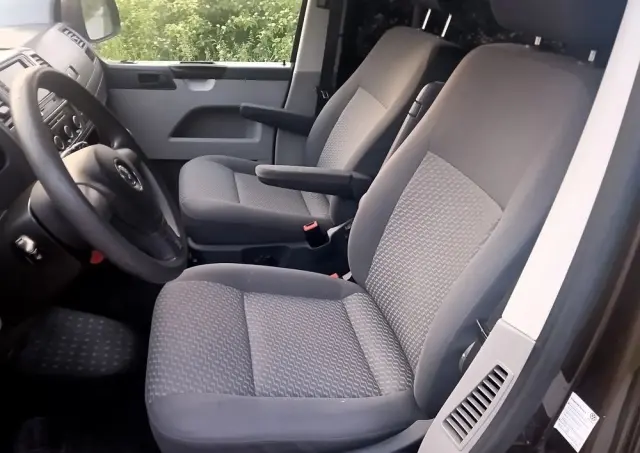 VOLKSWAGEN Transporter Caravelle Kurz Comfortline