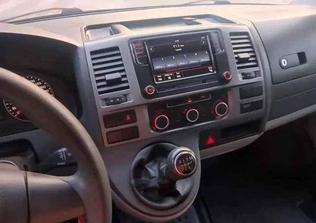 VOLKSWAGEN Transporter Caravelle Kurz Comfortline