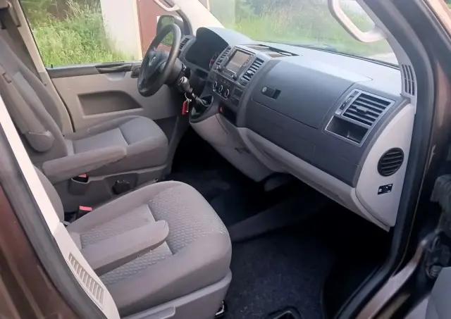 VOLKSWAGEN Transporter Caravelle Kurz Comfortline