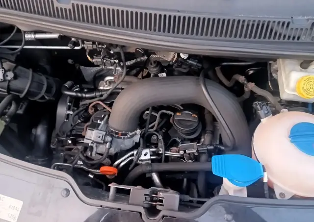 VOLKSWAGEN Transporter Caravelle Kurz Comfortline