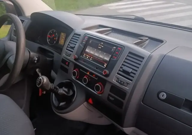 VOLKSWAGEN Transporter Caravelle Kurz Comfortline