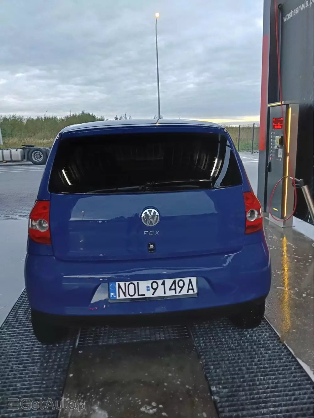 VOLKSWAGEN Fox 