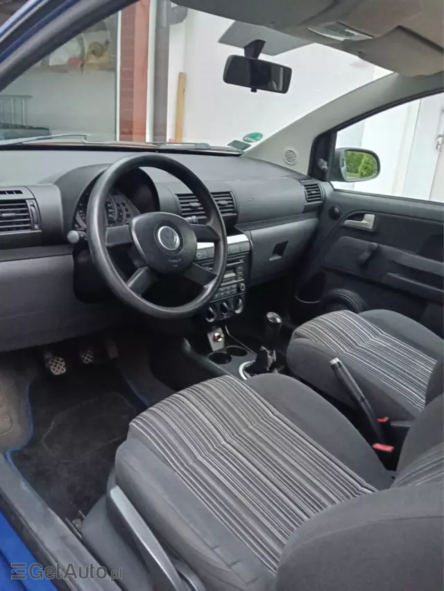 VOLKSWAGEN Fox 
