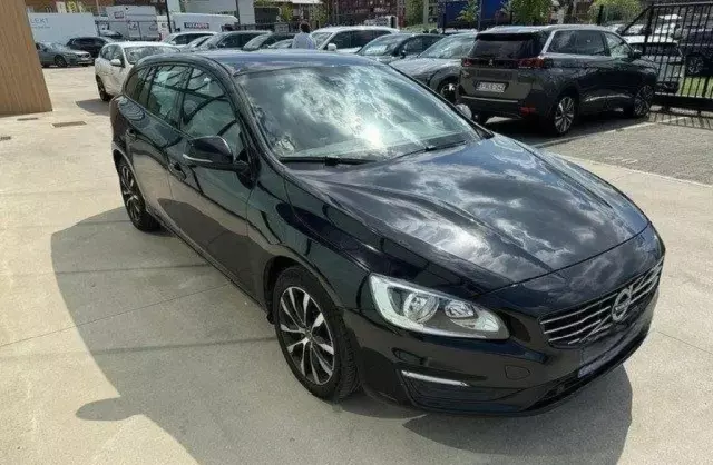 VOLVO V60 