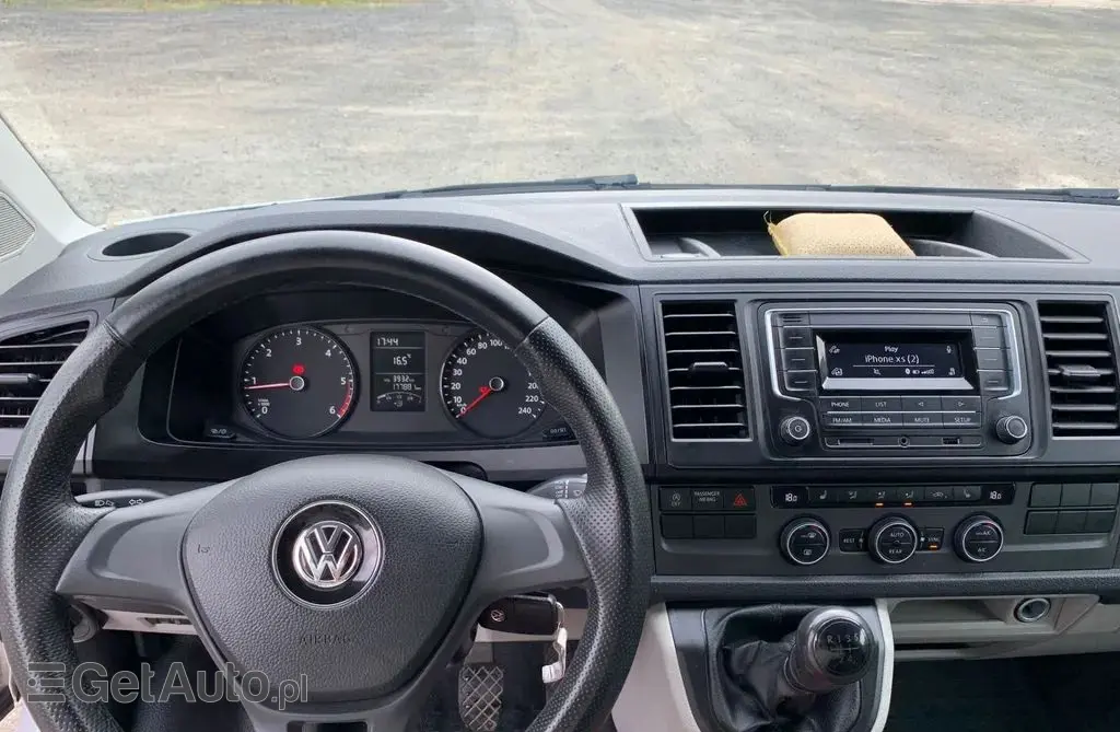 VOLKSWAGEN TRANSPORTER 