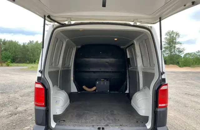 VOLKSWAGEN TRANSPORTER 