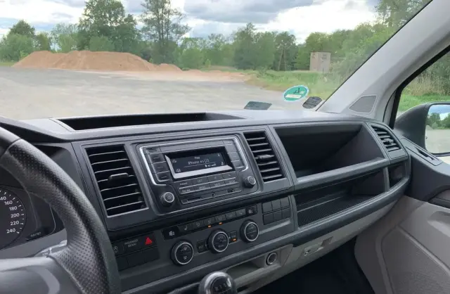 VOLKSWAGEN TRANSPORTER 