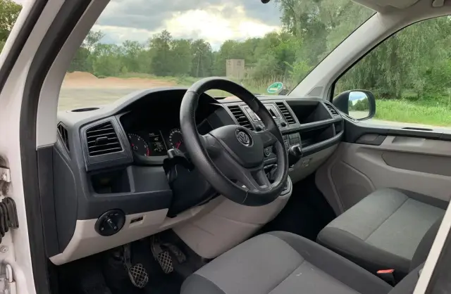 VOLKSWAGEN TRANSPORTER 