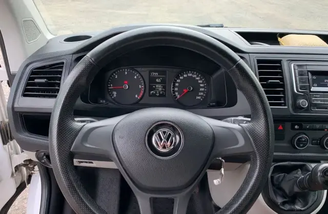 VOLKSWAGEN TRANSPORTER 