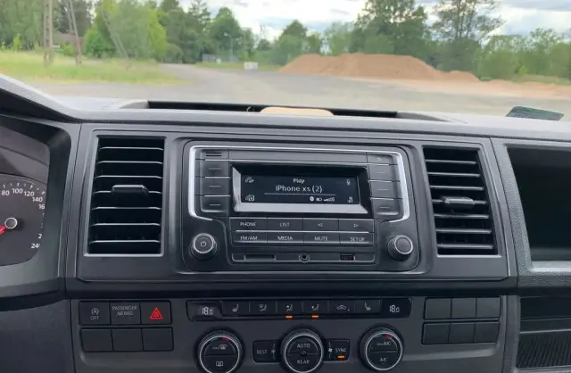 VOLKSWAGEN TRANSPORTER 