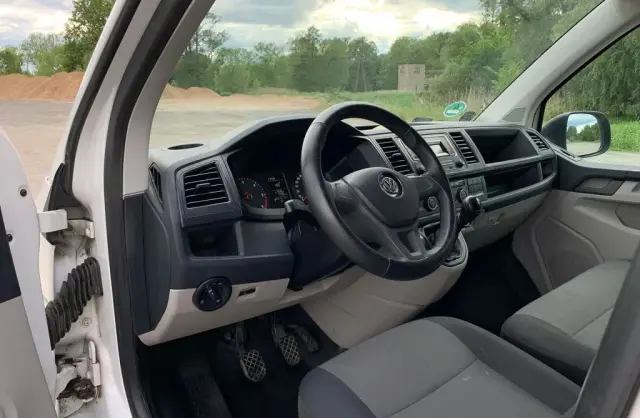 VOLKSWAGEN TRANSPORTER 