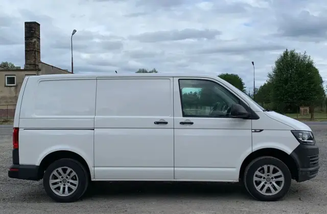 VOLKSWAGEN TRANSPORTER 
