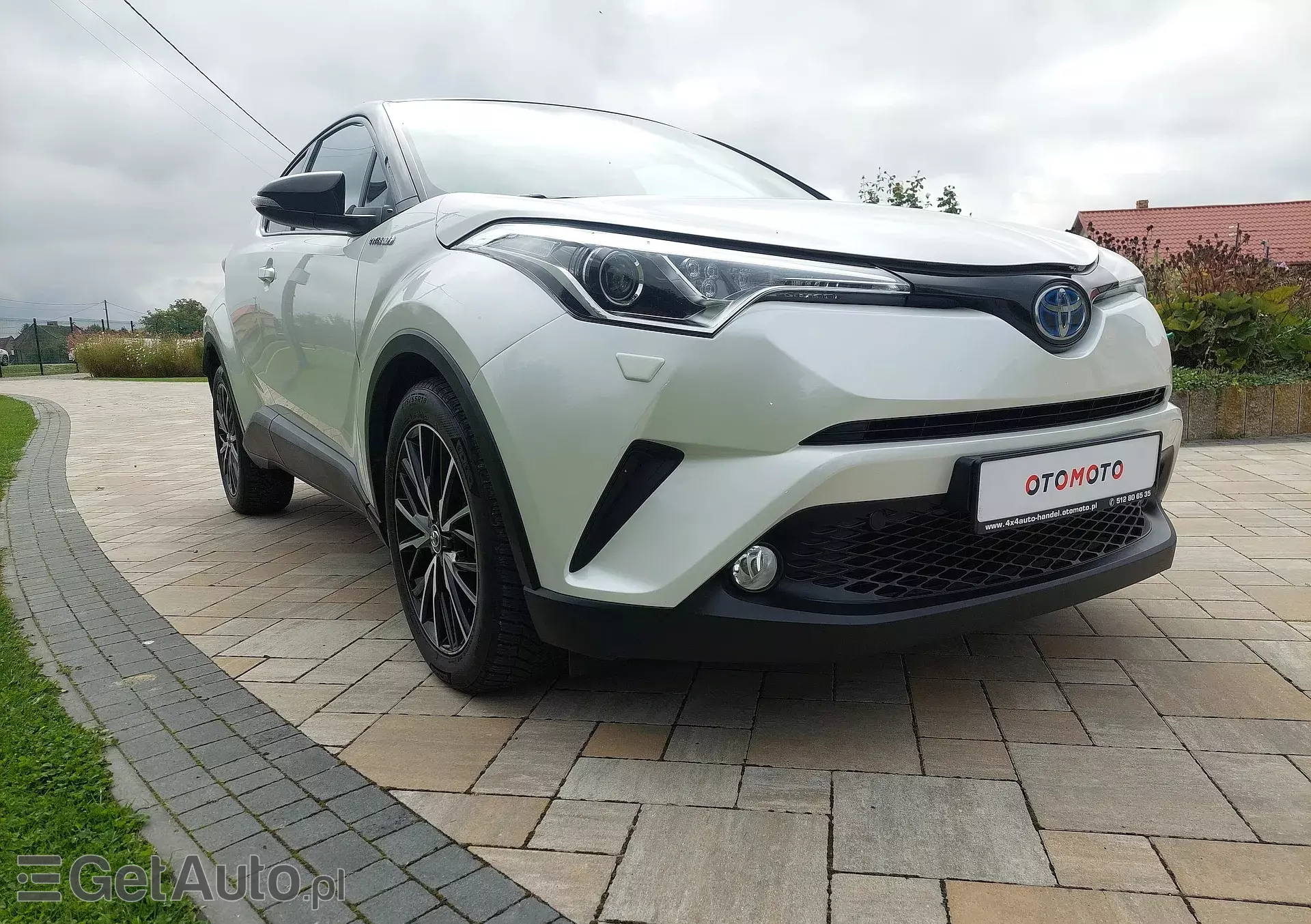 TOYOTA C-HR 