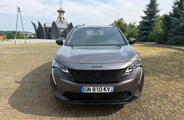 PEUGEOT 5008 