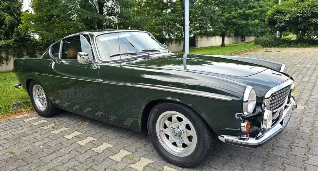 VOLVO P1800 
