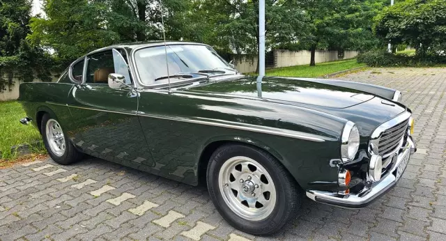 VOLVO P1800 