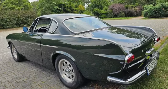 VOLVO P1800 