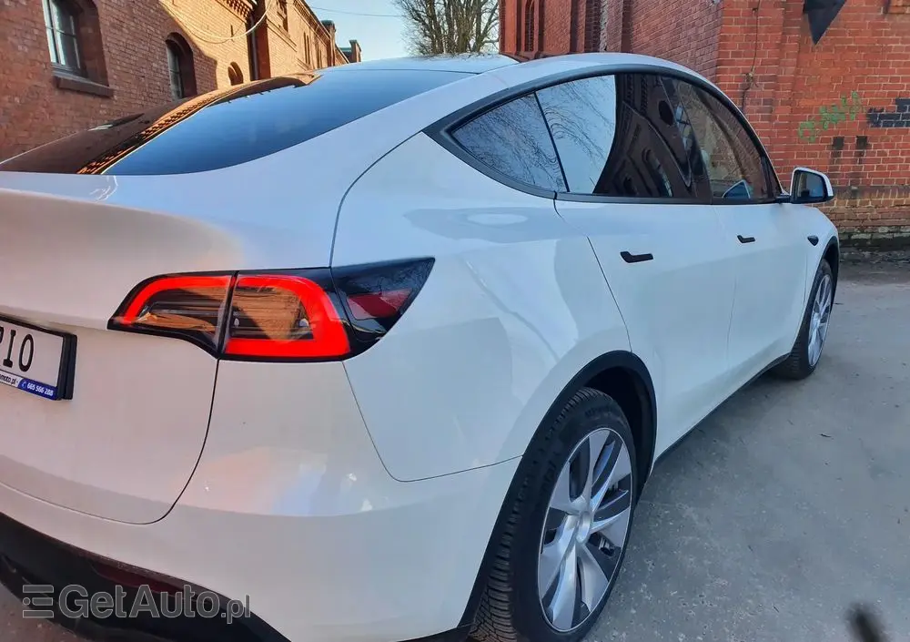 TESLA Model Y Long Range RWD