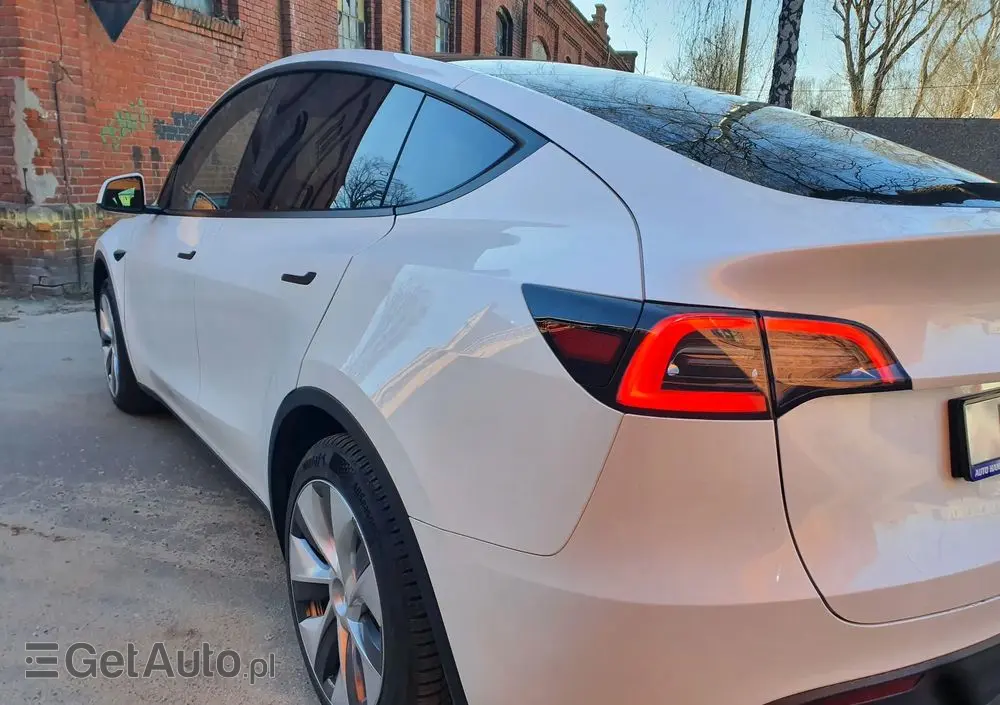 TESLA Model Y Long Range RWD