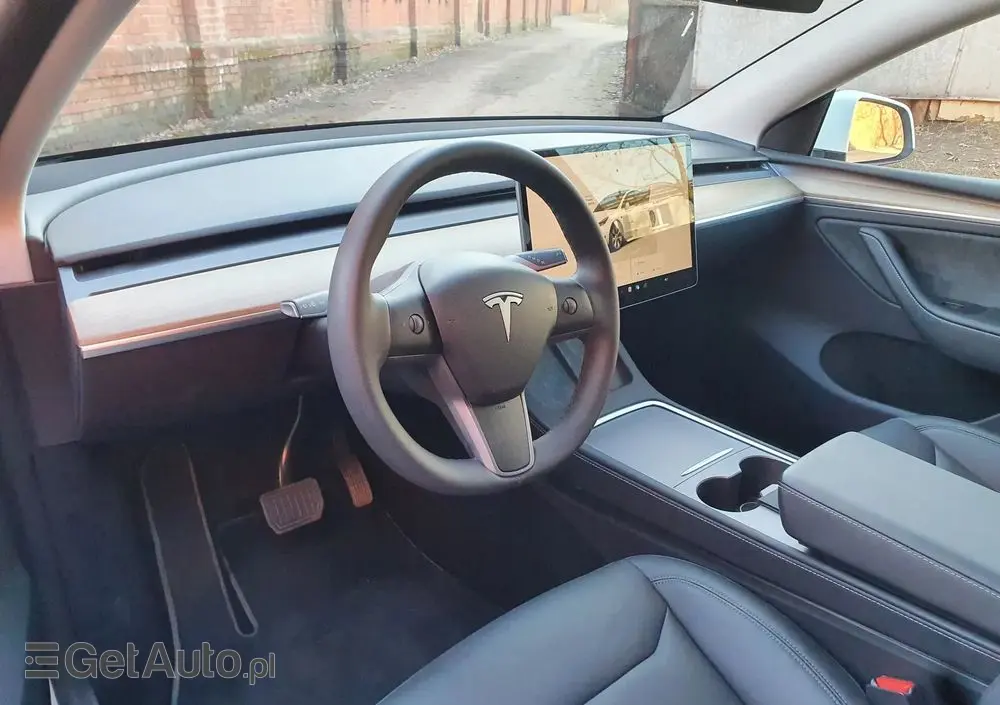 TESLA Model Y Long Range RWD