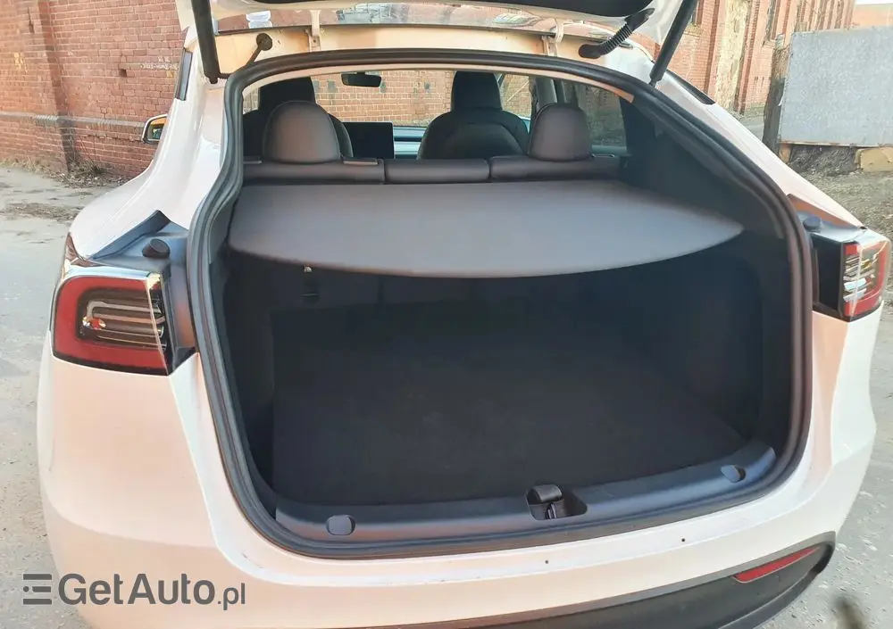 TESLA Model Y Long Range RWD