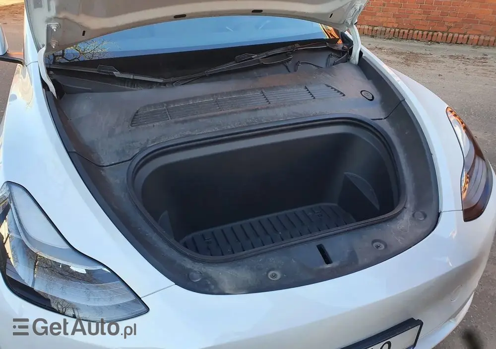 TESLA Model Y Long Range RWD