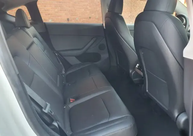 TESLA Model Y Long Range RWD