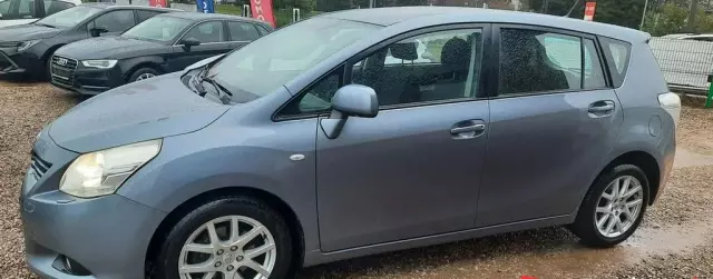 TOYOTA Verso 