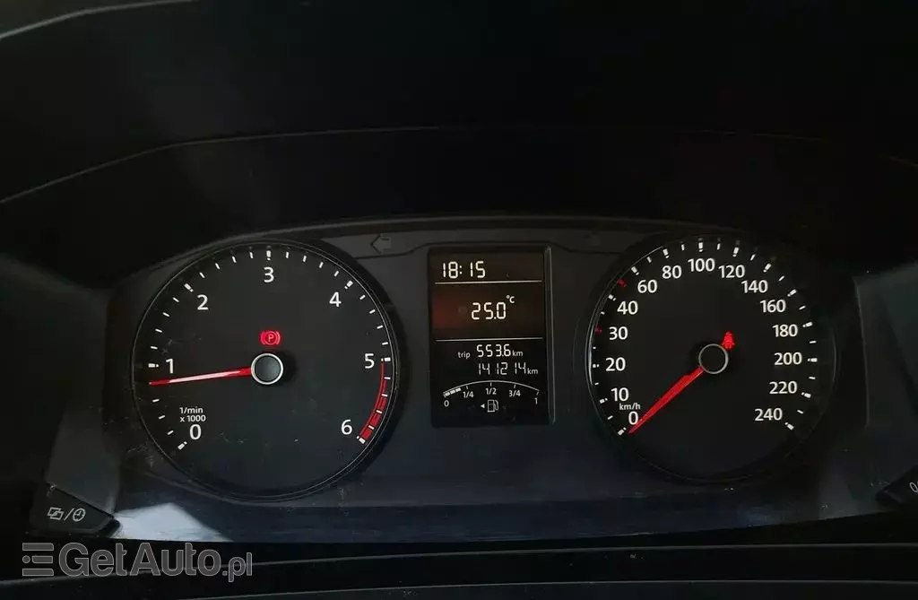 VOLKSWAGEN Caravelle 