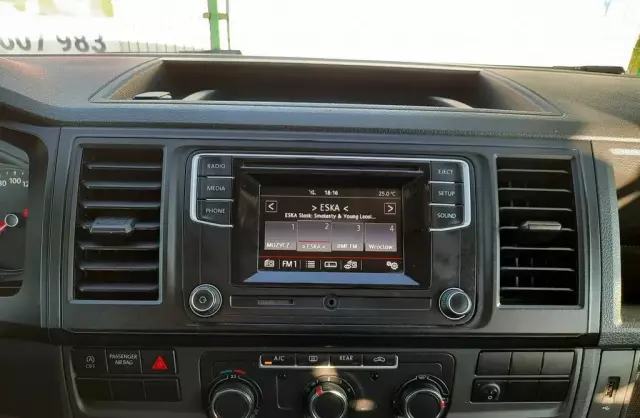 VOLKSWAGEN Caravelle 