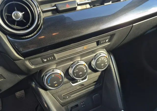 MAZDA 2 SKYACTIV-G 90 Nakama