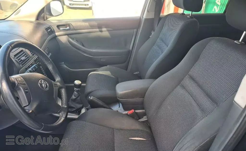 TOYOTA Avensis 