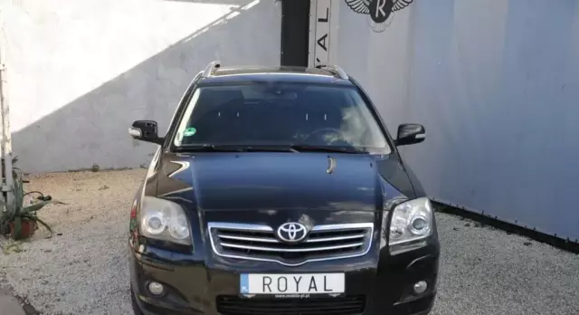 TOYOTA Avensis 