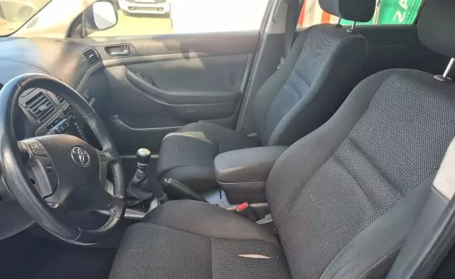 TOYOTA Avensis 