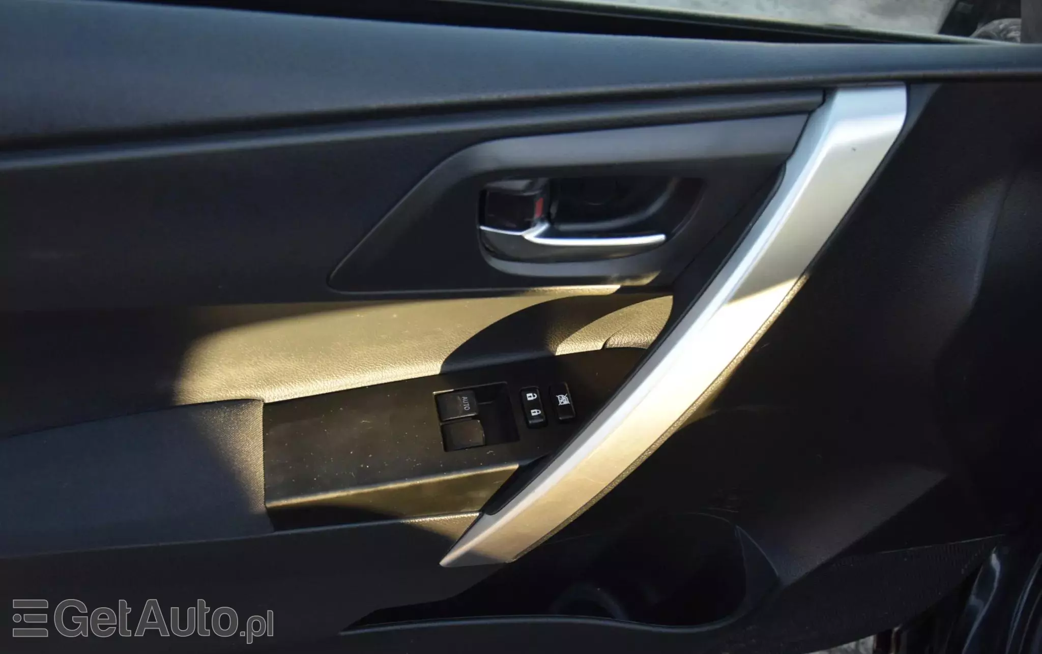 TOYOTA Auris 1.33 Dual-VVT-i Cool