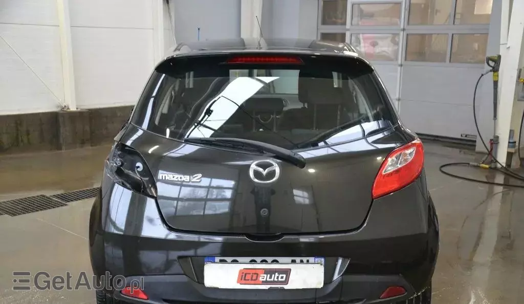 MAZDA 2 