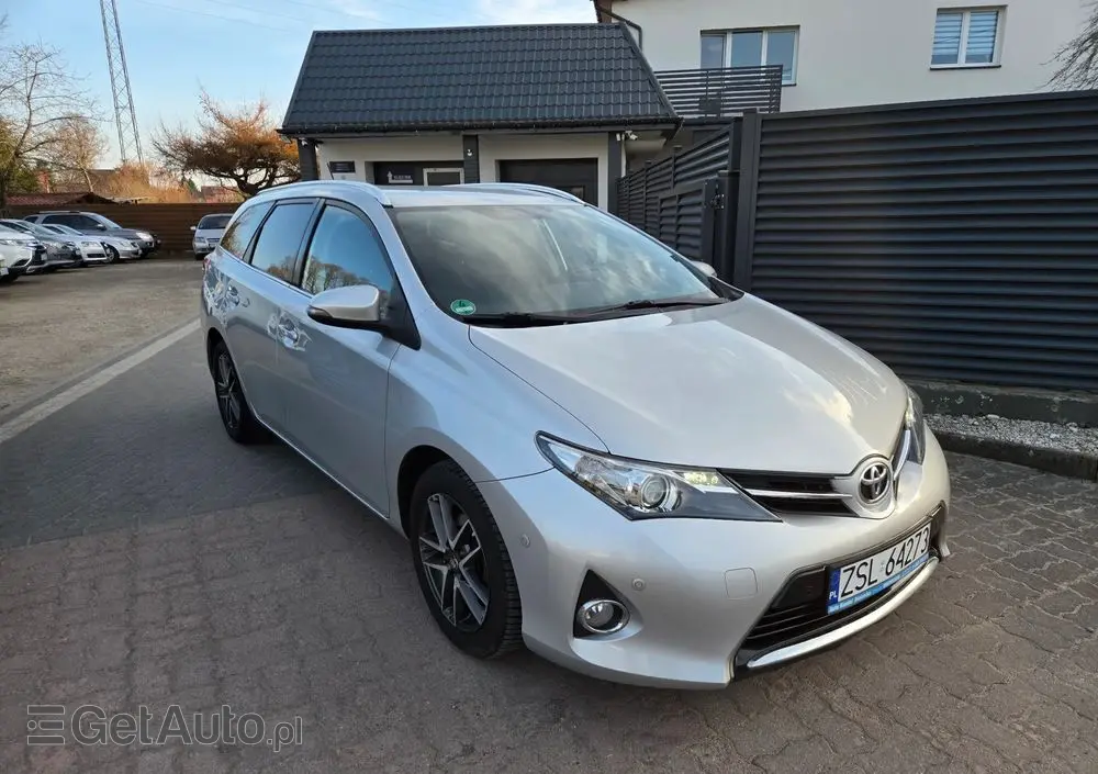 TOYOTA Auris 1.6 Valvematic Executive