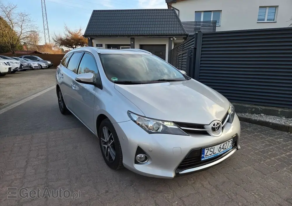 TOYOTA Auris 1.6 Valvematic Executive